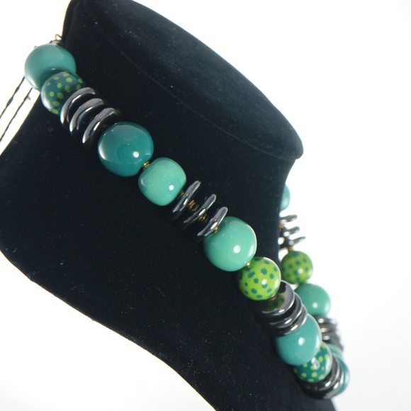 KAZURI Khadija 'Apple' 18 in Hand-Made Necklace - Picture 3 of 5